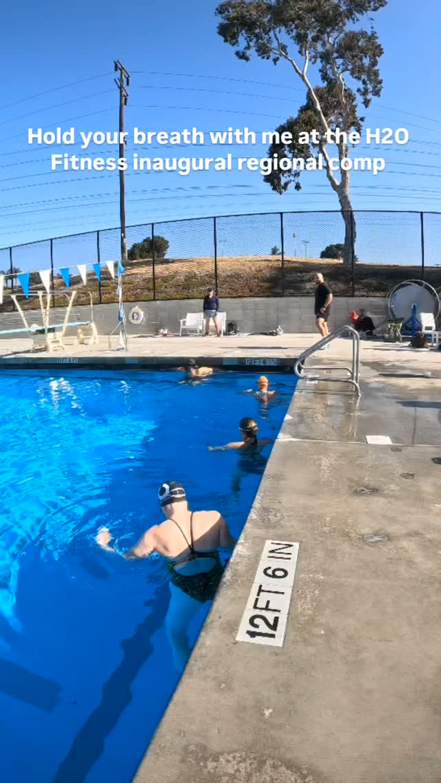 Sometimes you just have to imagine that the sandbag is a baby mermaid 🧜🏼‍♀️, and you're the only one who can help her.

No music because all the sounds are really interesting.

Note the various safety swimmers throughout (don't try this at home, kids).

H2O Fitness inaugural regional comp
50 yard sandbag carry (breathe as needed)
into 
3 rounds
15 calorie row
25 surface swim
25 underwater swim (penalty for surfacing)
5 gutter ups (think: "pool muscle up")
5 pushups (chest and legs supposed to touch ground)

@hardcorecandyinc athlete 
@h2o.fitness 

#h2ofitness #underwater #swim #mermaid